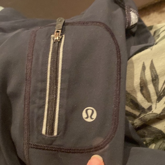 Lululemon Cropped Leggings Black Size 6 - Picture 7 of 8